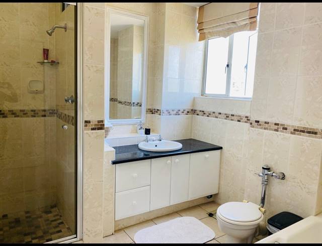 2 BEDROOM APARTMENT FOR SALE IN UMHLANGA CENTRAL